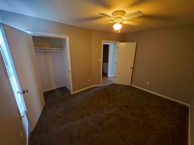 Building Photo - 3 Br 2 BA in Spring Villa