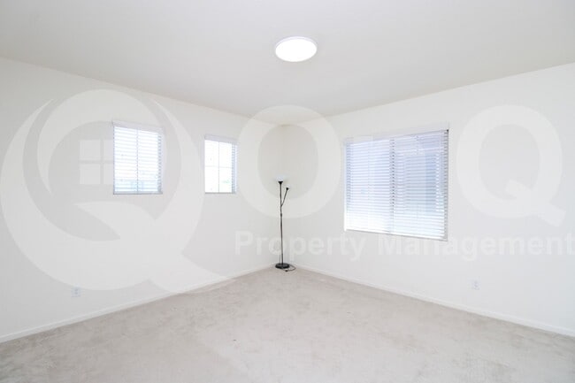 Building Photo - 5353 W Desert Hollow Dr