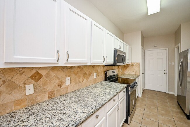 Building Photo - 6127 Yorkglen Manor Ln