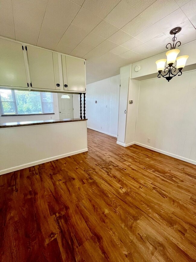 Building Photo - Duplex | 1 Bed | 1 Bath