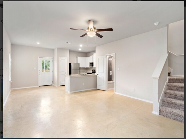 Building Photo - Modern 3-Bedroom Duplex with Private Garag...
