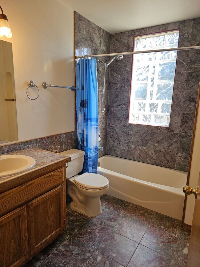 Building Photo - Incredible Hauser Lake Waterfront Home for...