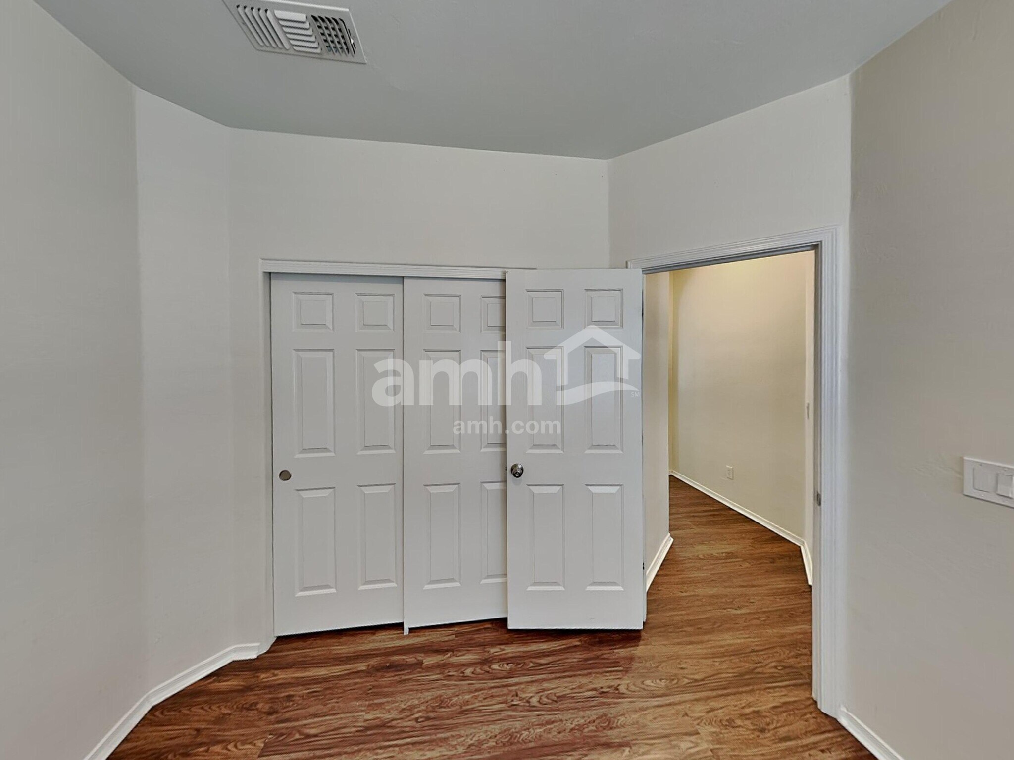 Building Photo - 147 E Via Teresita