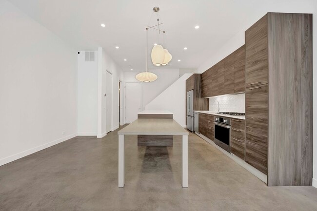 Building Photo - 1017 N Cleveland Ave