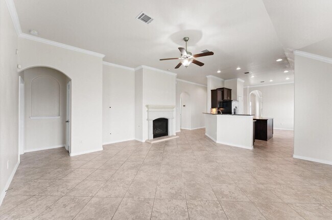 Building Photo - 2043 Plum Rose Ln