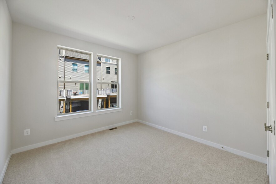 Building Photo - 1059 Inferno Ter SE