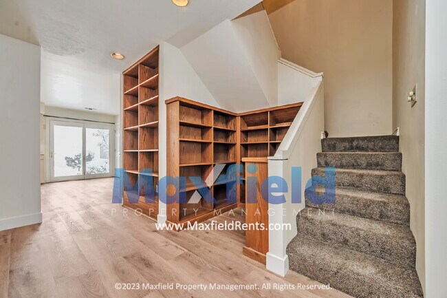 Building Photo - Avenues - 3 Bedroom 3 Bath Townhome with amazing southern views!