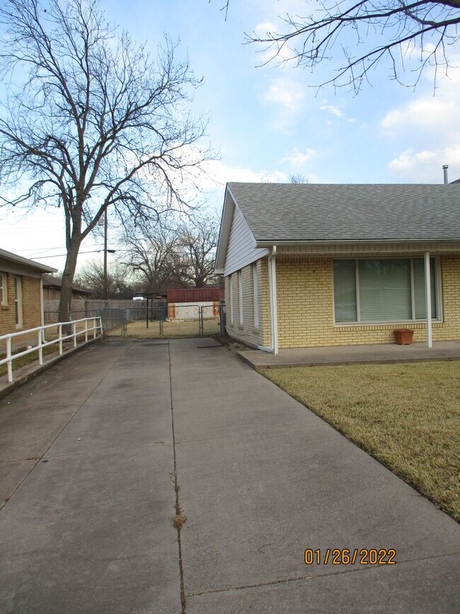 Building Photo - 4300 Mackey Dr