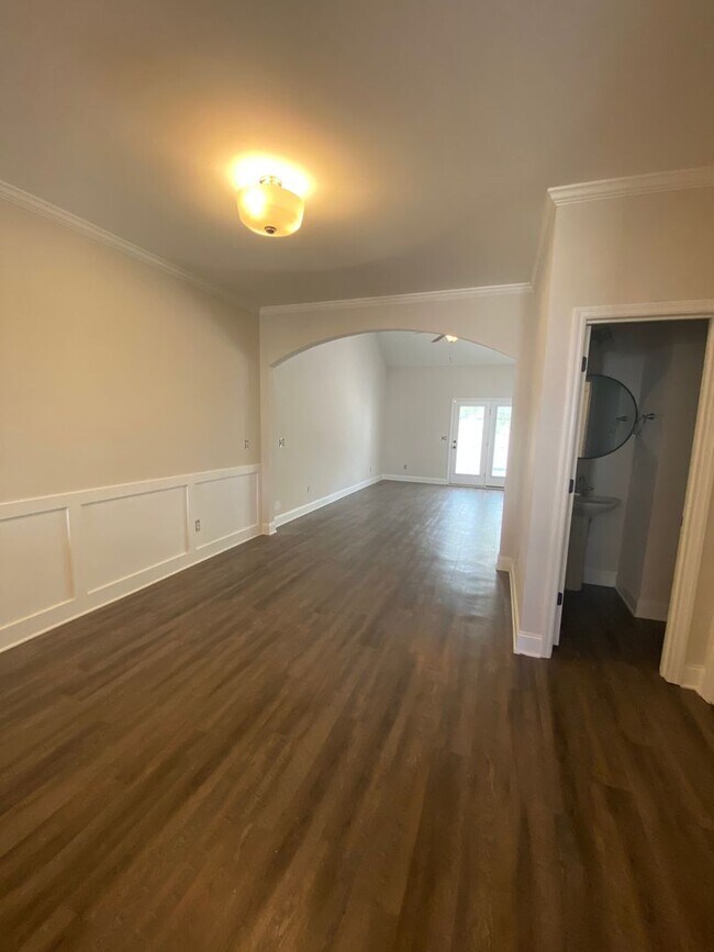 Building Photo - 5363 Nikki Way