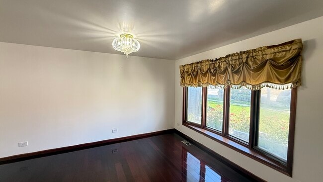 Building Photo - 14631 Knox Ave