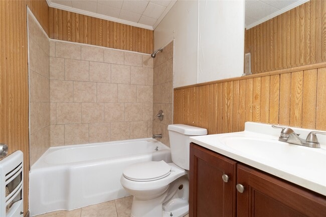 Building Photo - 4425 Harding Dr