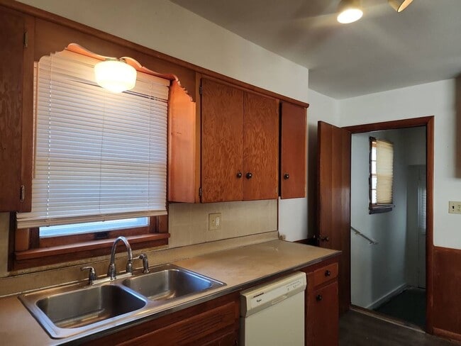Building Photo - 2 Bed 1.5 Bath in OKC!