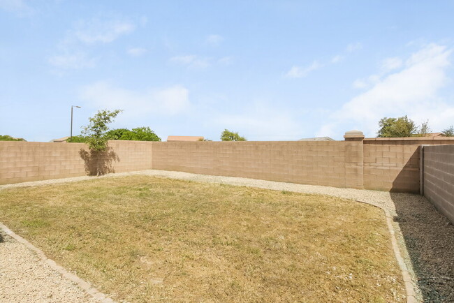 Building Photo - 1794 W Desert Canyon Dr