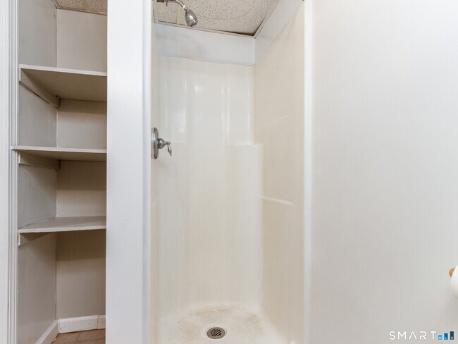 Building Photo - 97 Brussels Ave