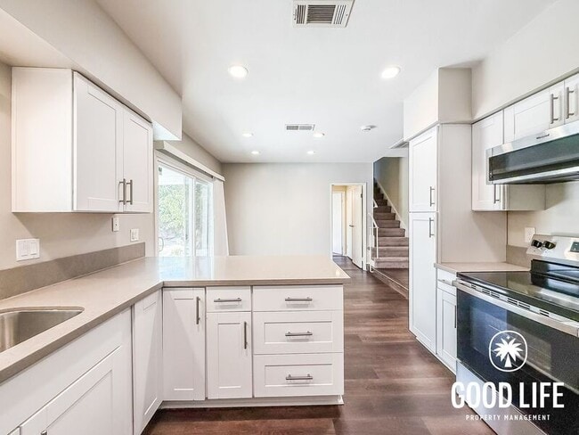 Building Photo - 9312 Alderbury St