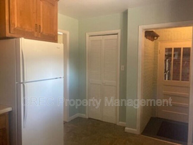 Building Photo - 9 Penn Ave