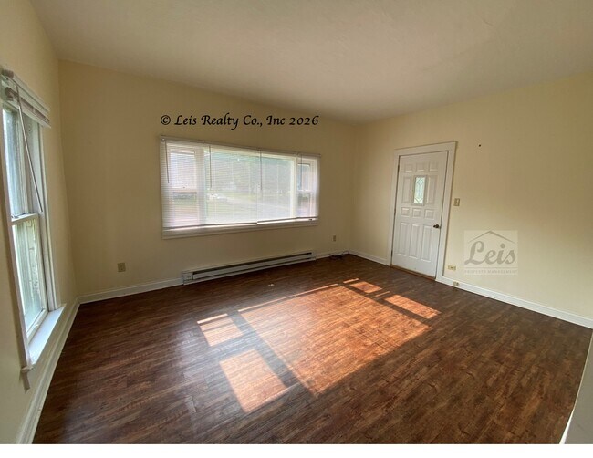 Building Photo - 404 Moody Ave