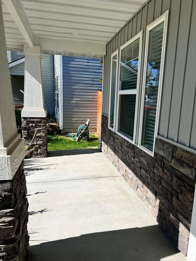 Building Photo - Great Updated Home