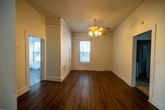 Building Photo - 1112 Olympia Ave