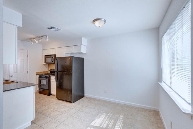 Building Photo - 2705 Nordham Dr