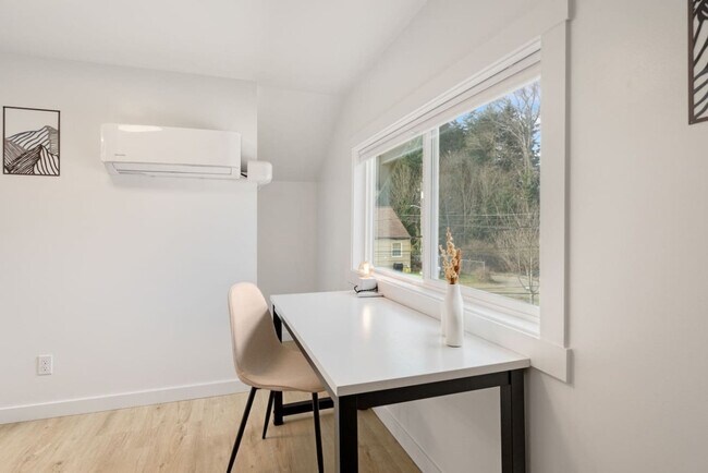 Building Photo - 3413 N 8th St