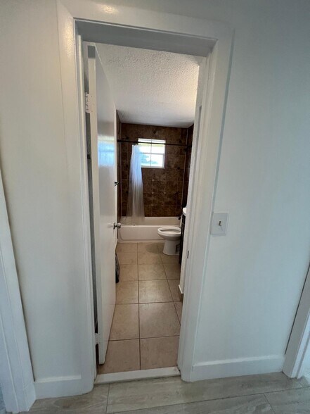 Building Photo - 1060 SW 111th Way