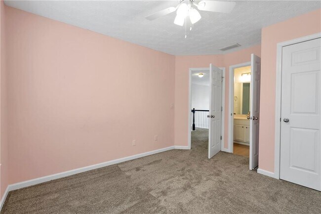 Building Photo - 709 Roxholly Ln NE