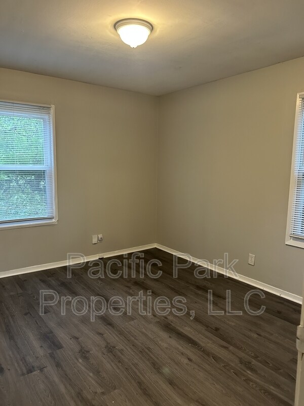 Building Photo - 3639 Richelieu Rd