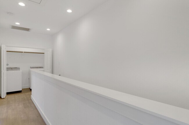 Building Photo - 1526 Chestnut St