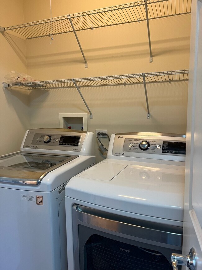 Building Photo - 705 Keystone Ln