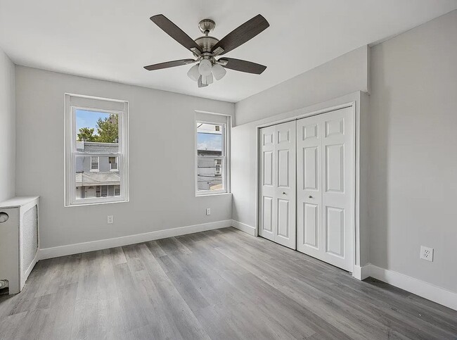 Building Photo - 1343 N Allison St