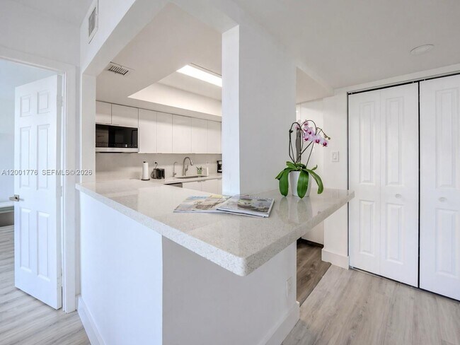 Building Photo - 16565 NE 26th Ave