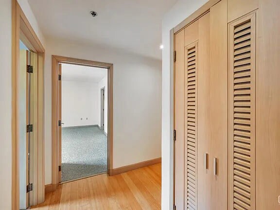 Building Photo - 368 Elm St