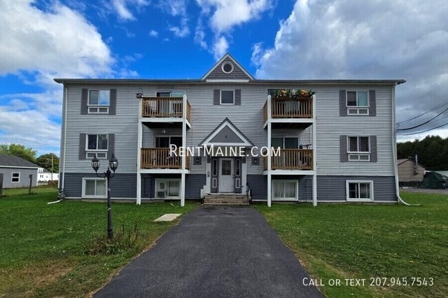 Building Photo - 8 Hillside Ln