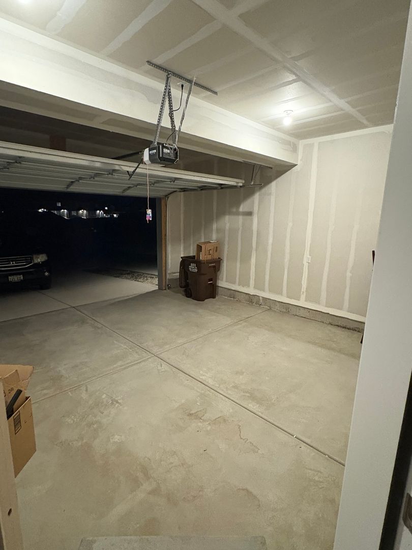 Building Photo - 2075 E Canyonlands Ln