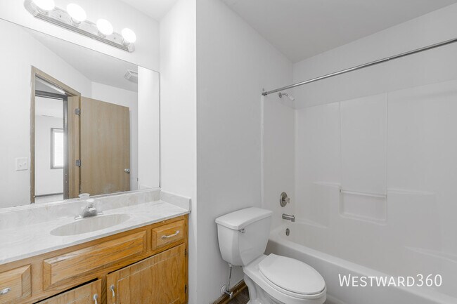 Building Photo - 915 Spiros Ct