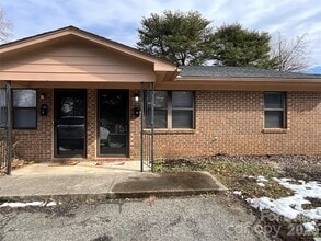 Building Photo - 201 Arthur Dr