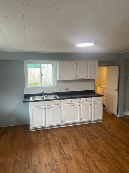 kitchen - 49 Chase St