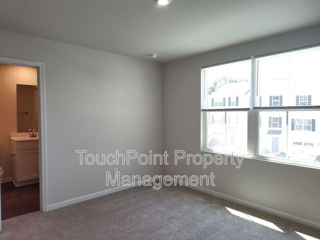 Building Photo - 5850 Granbury Dr
