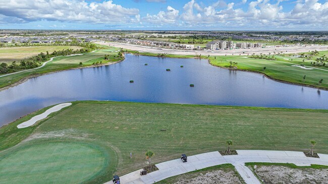 Building Photo - "Spacious 3-Bed with 2 Baths Condo in Prime Venice Location"