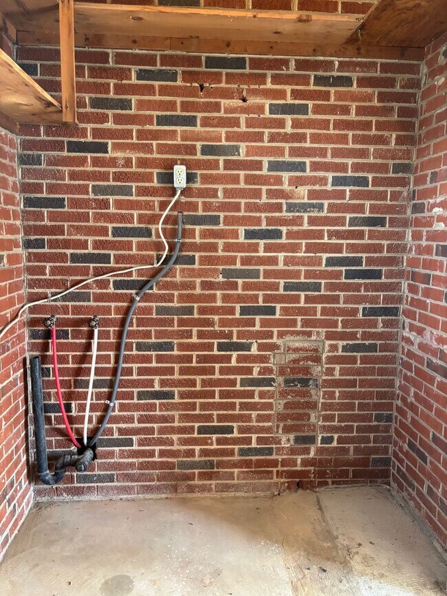 Building Photo - 3 Bed, 1 Bath Brick house in Ramseur