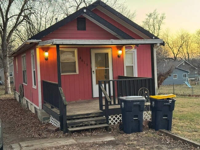 Building Photo - 4613 NE 46th St