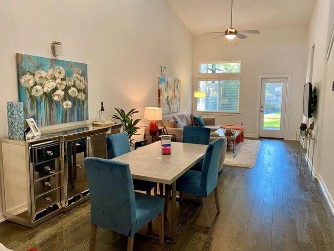 Building Photo - 6800 Menchaca Rd