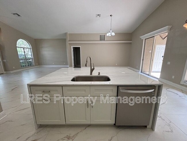 Building Photo - 1028 Kerwood Cir