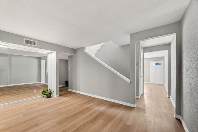 Building Photo - 781 Country Pl Dr