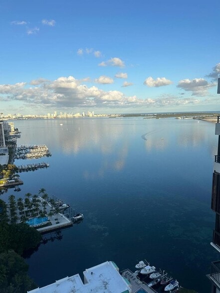 Building Photo - 2333 Brickell Ave