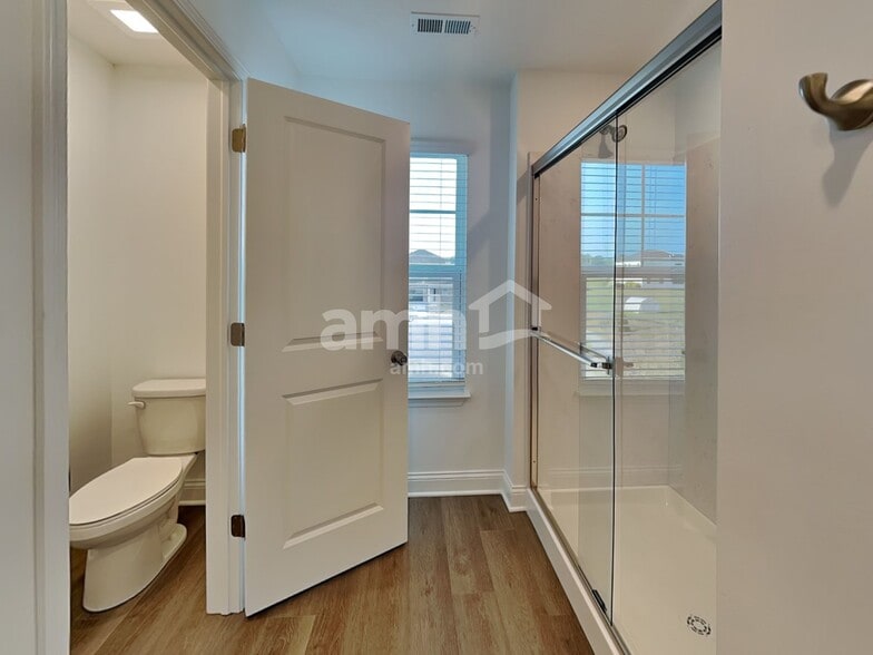Building Photo - 319 Pne Hl Ct