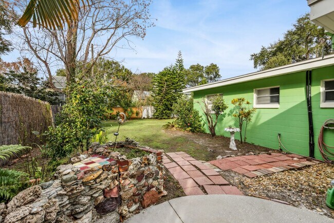 Building Photo - Conway Area 3B/1.5B Home with Fantastic Backyard and NO HOA!