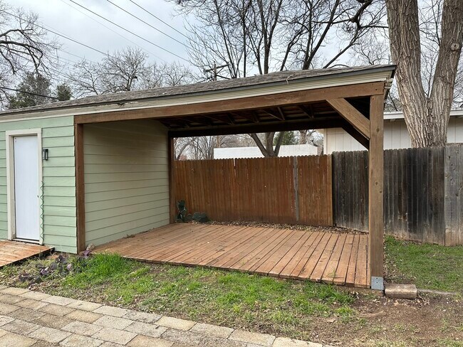 Back yard pergola - 3003 22nd St