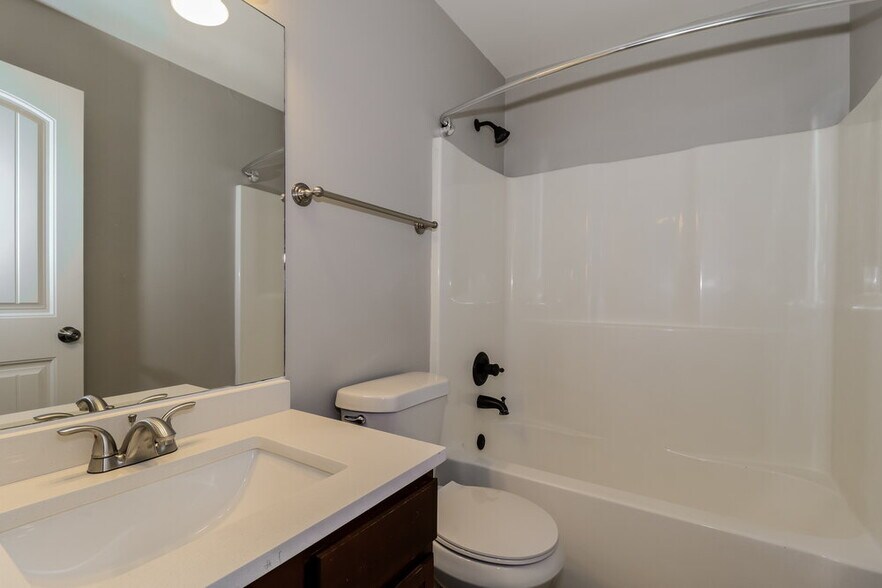 Building Photo - 275 Birch Springs Cove